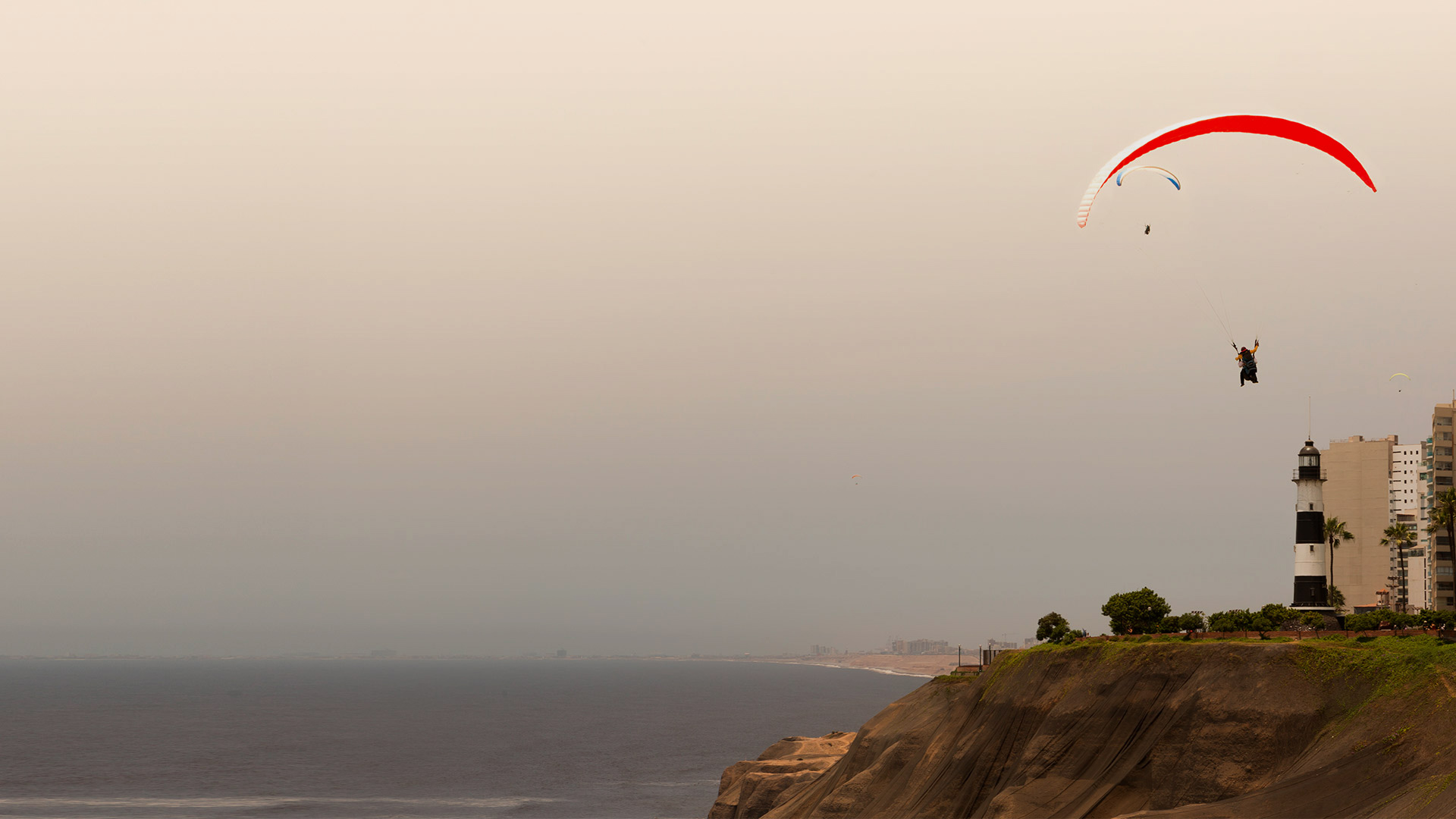 Paragliding in the Costa Verde of Lima